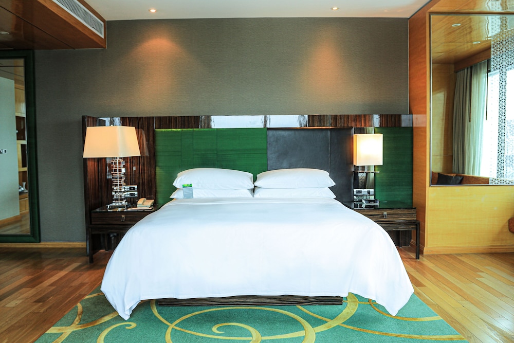 Executive Suite, 1 King Bed, High Floor, Non Smoking