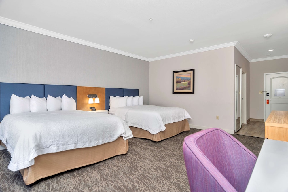 Room, 2 Queen Beds, Accessible, Non Smoking - Photo 1