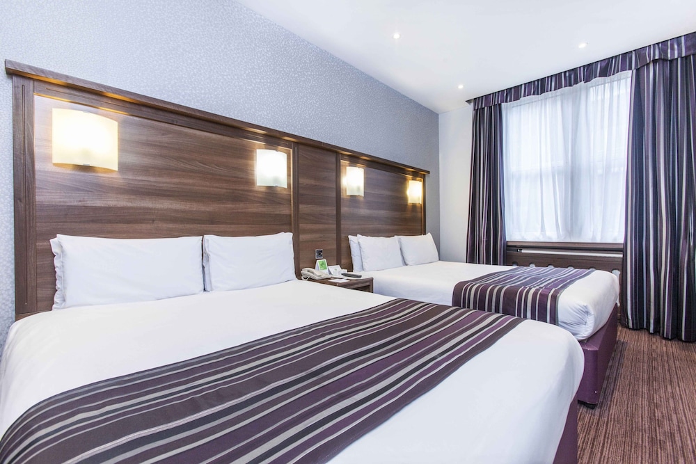 Standard Room, 2 Double Beds photo 3