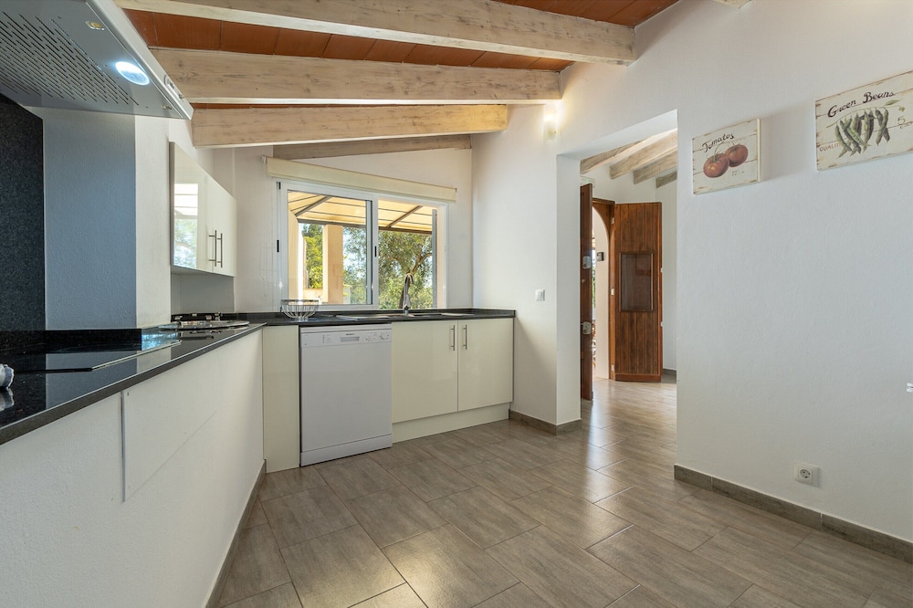 Villa photo 3