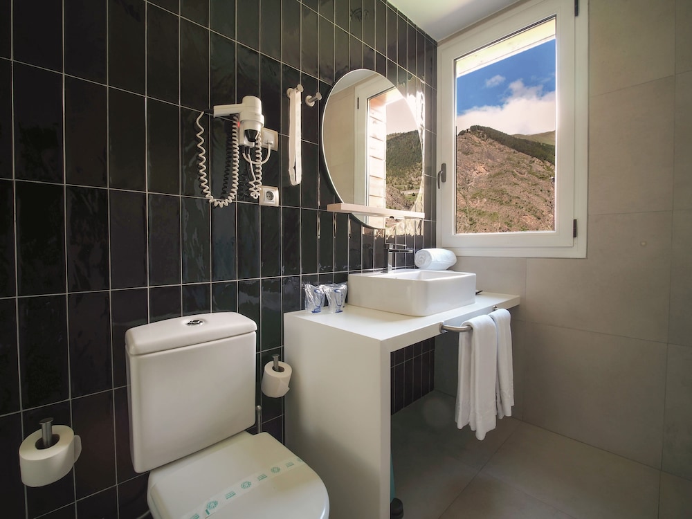 Triple Room (3 Adults) photo 2