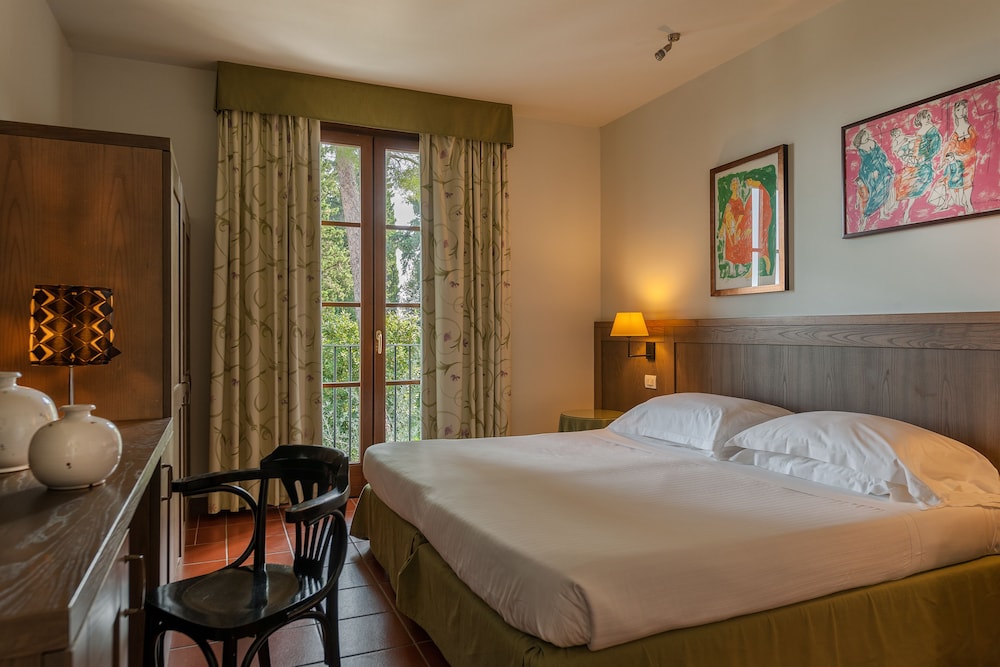 Classic Double Room Single Use photo 2