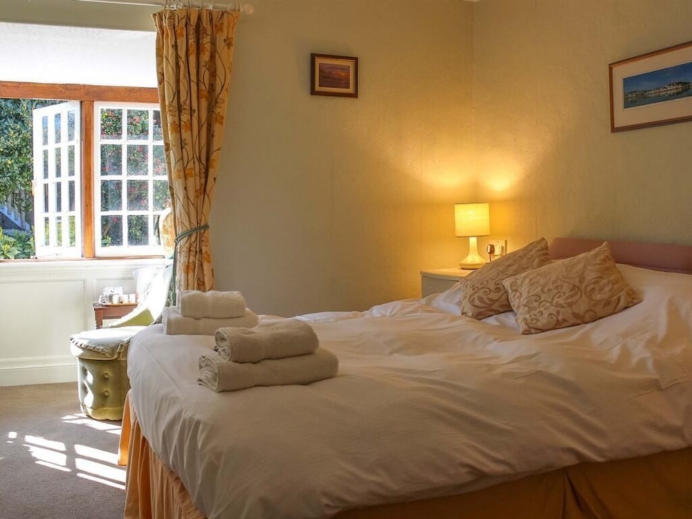Double Room, Ensuite (First Floor Garden View)