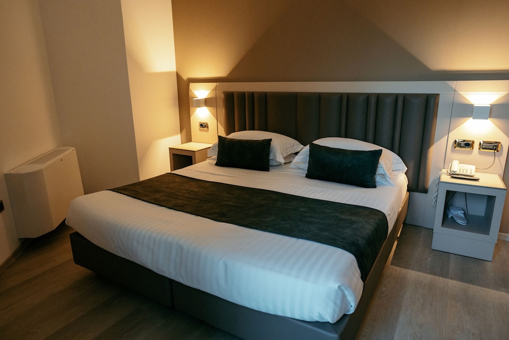 Junior Suite (Deluxe) - Photo 3