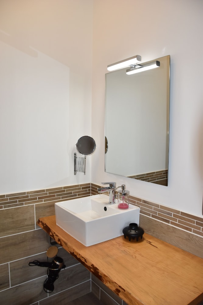 Superior Triple Room photo 3