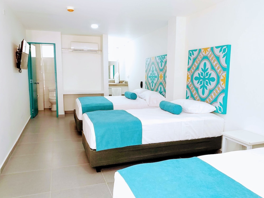 Triple Room, Multiple Beds photo 3