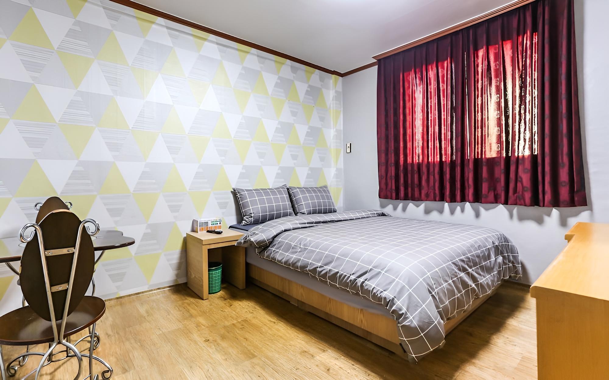 Room (Bed) - Photo 7