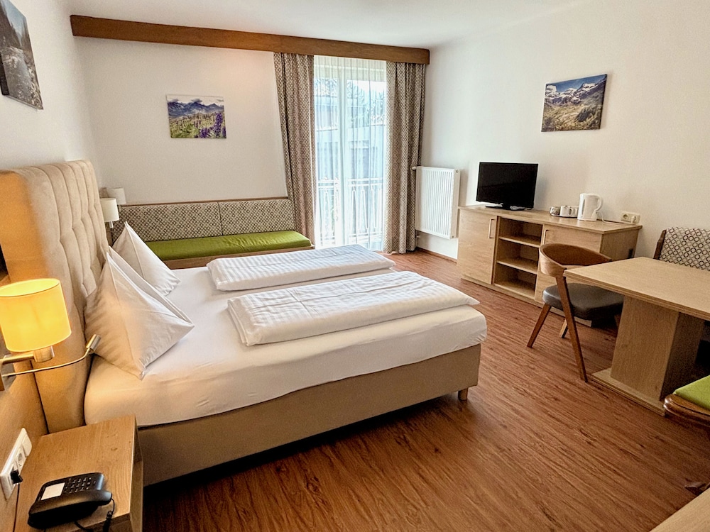 Comfort Double Room, Balcony, Mountain View