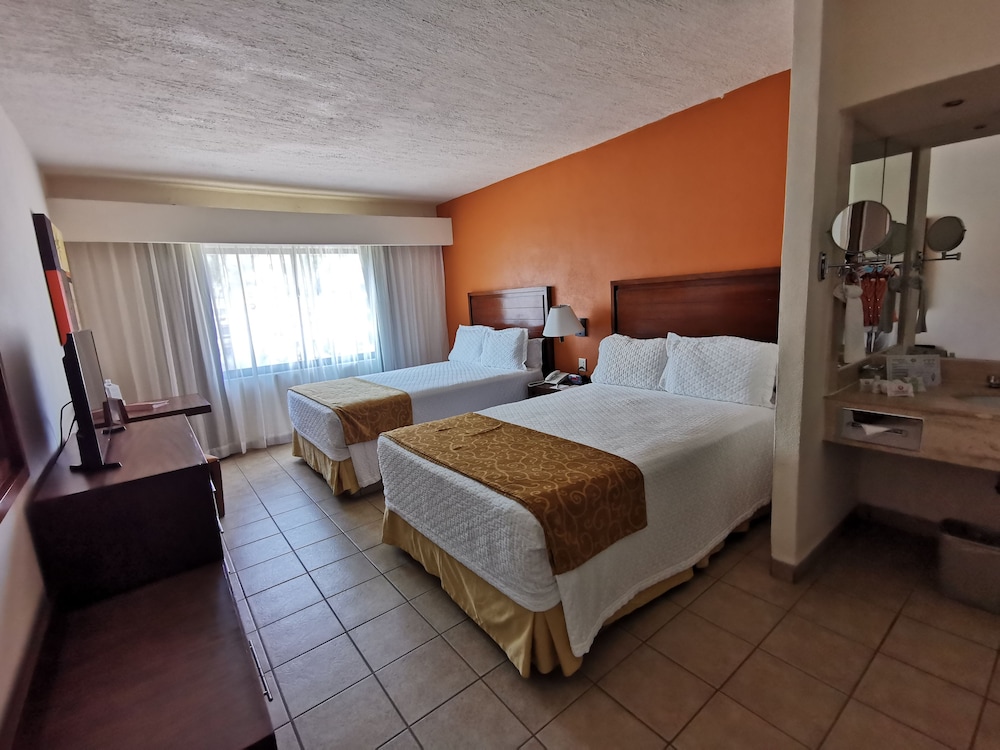 Standard Room, Partial Ocean View - Photo 7