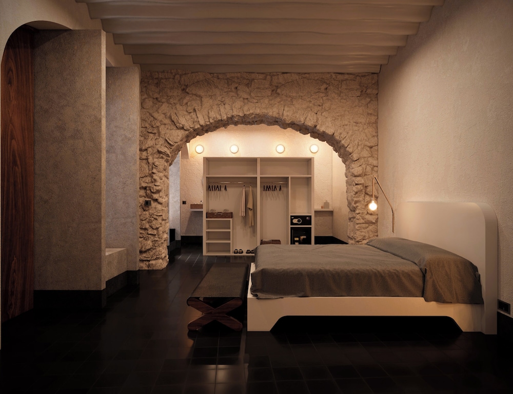 Suite (Pool Garden)