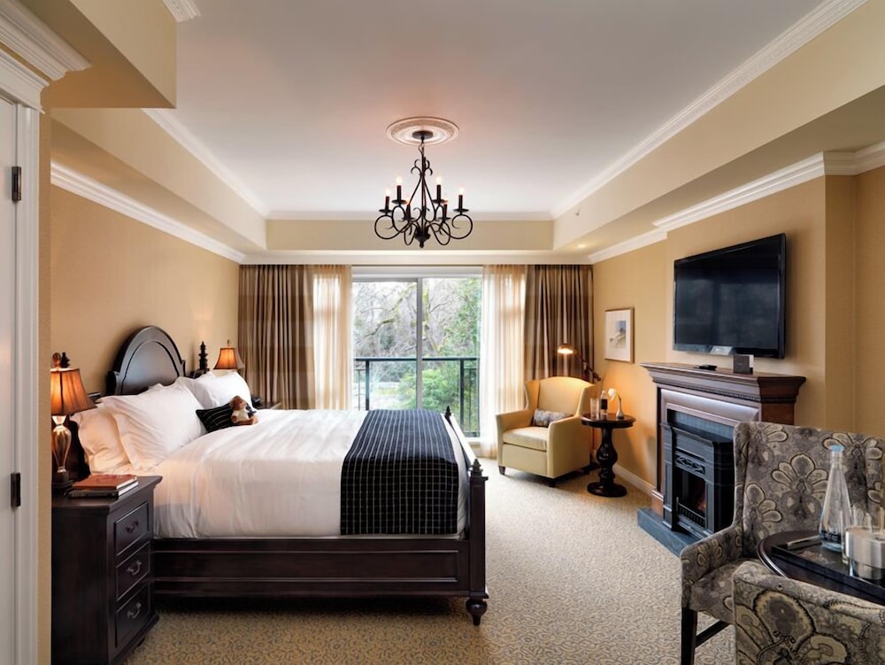 Guest Room, Residential View, Queen