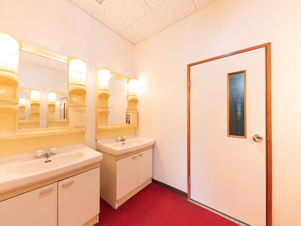 Japanese Room with Shared Washroom - 10 pax, Non-Smoking - Photo 10