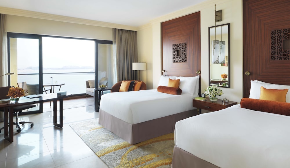 Room, 2 Queen Beds, Sea View (Fairmont Gold, Lounge Access)
