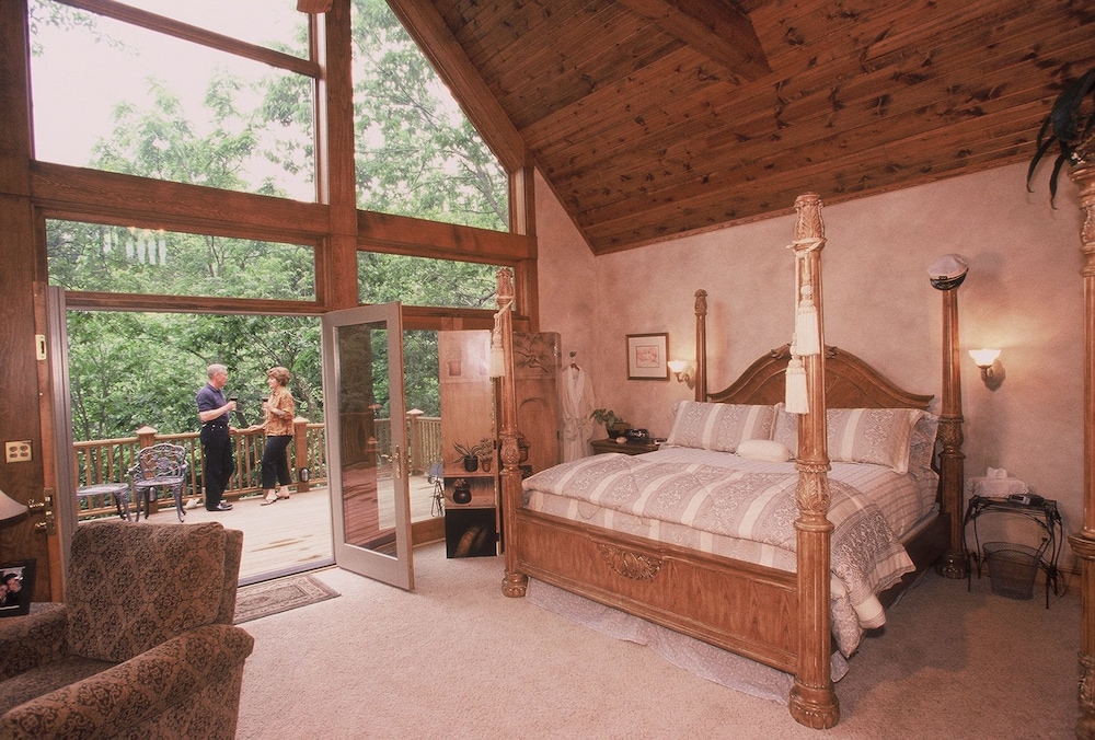 Deluxe Cottage, 1 King Bed, Non Smoking, Jetted Tub (The Cottage at The Garth) photo 1