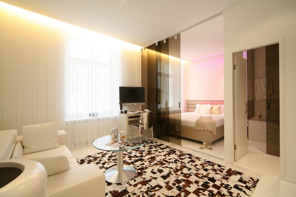 1 Bedroom Apartment Junior photo 2