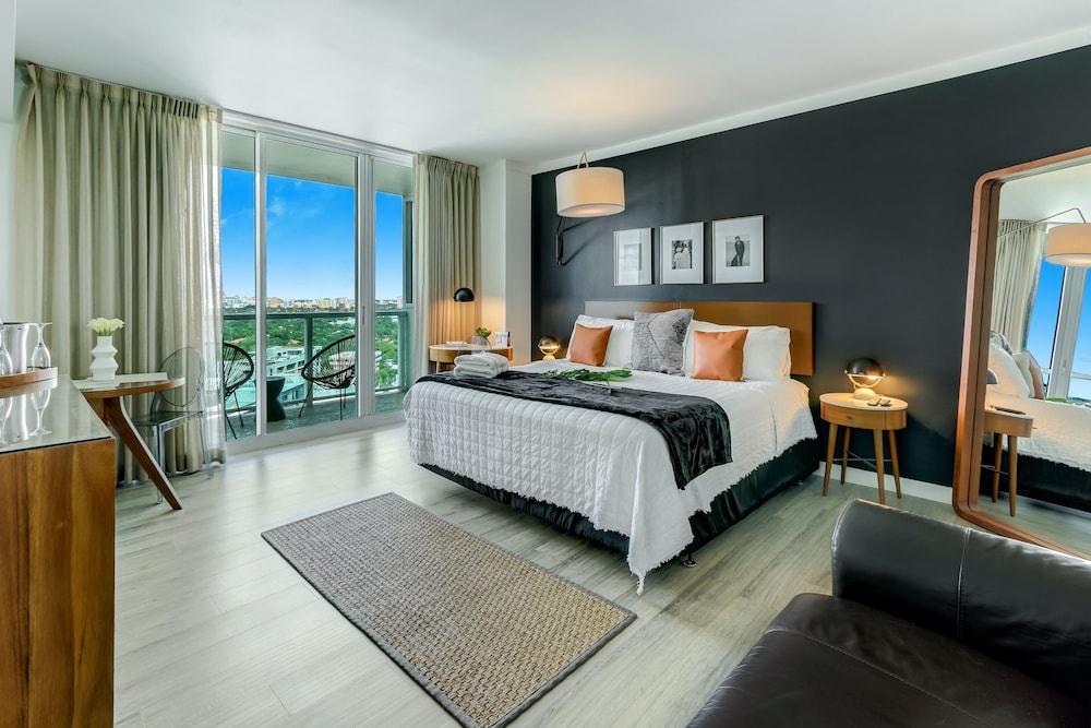 Stunning City View Studio in Coconut Grove photo 1