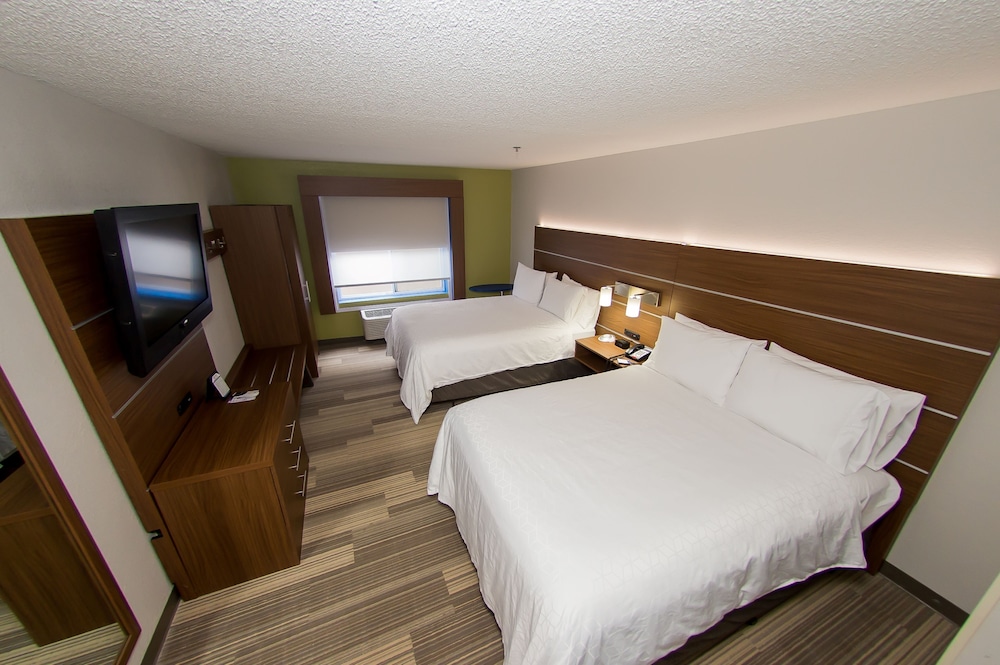Standard Room, 2 Queen Beds - Photo 2