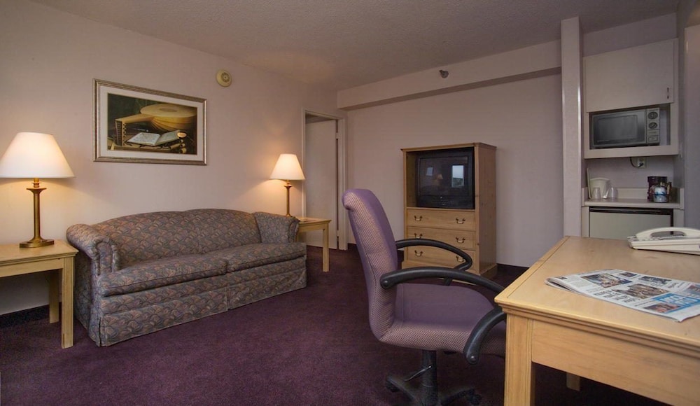 Family Room, 2 Queen Beds, Non Smoking photo 1
