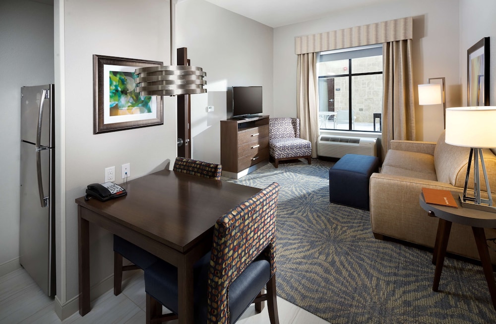 Suite, 1 King Bed, Accessible, Bathtub photo 1