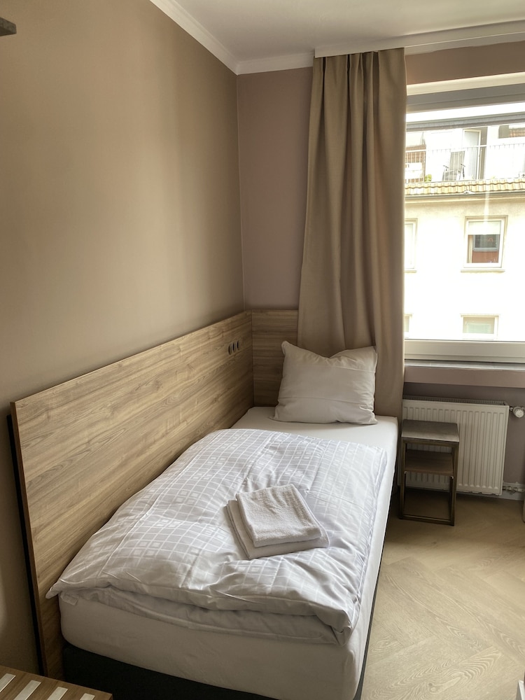 City Single Room