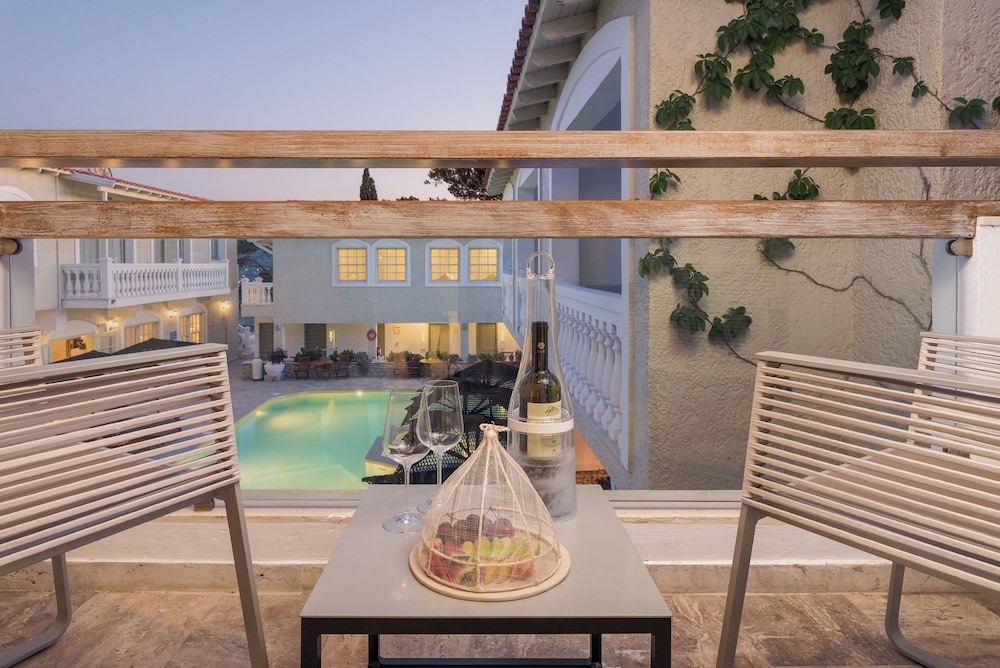 Deluxe Double or Twin Room, Balcony, Pool View - Photo 4