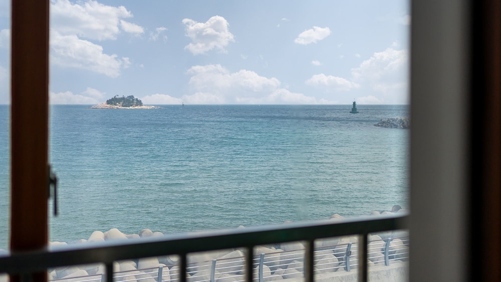 Basic Room, 1 Bedroom (Room 301 Pension(Ocean View/BBQ)) photo 2