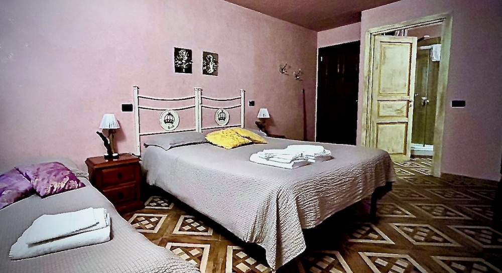 Classic Triple Room photo 1