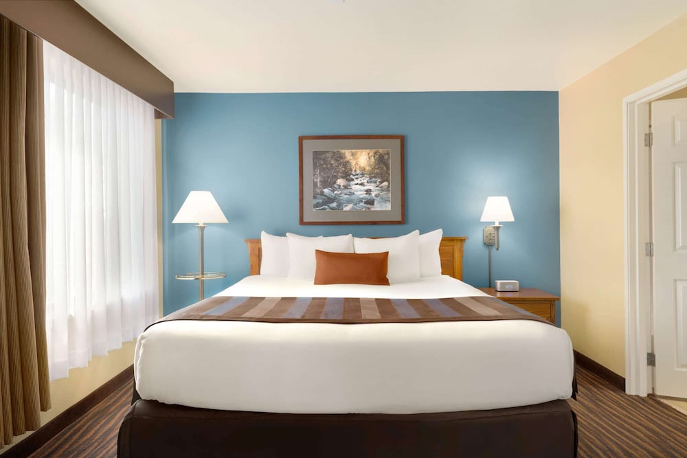 Deluxe Suite, 1 Bedroom, Non Smoking - Photo 2