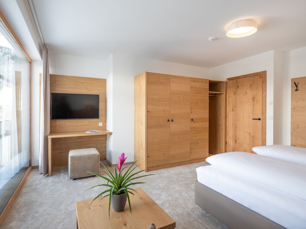 Luxury Apartment, Multiple Beds, Non Smoking, Mountain View photo 1