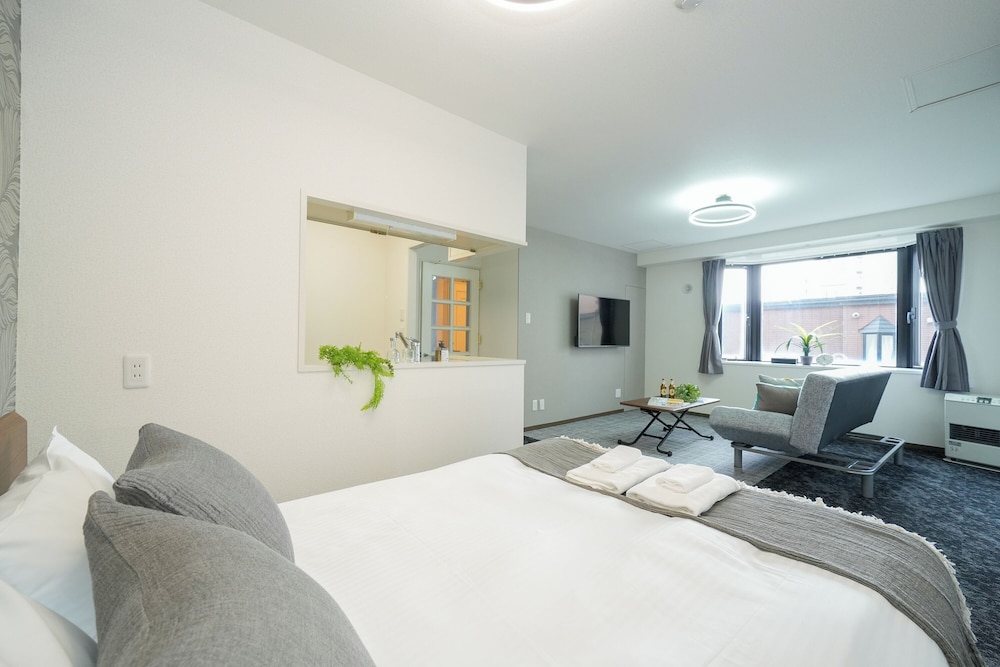 Deluxe Suite - Photo 22