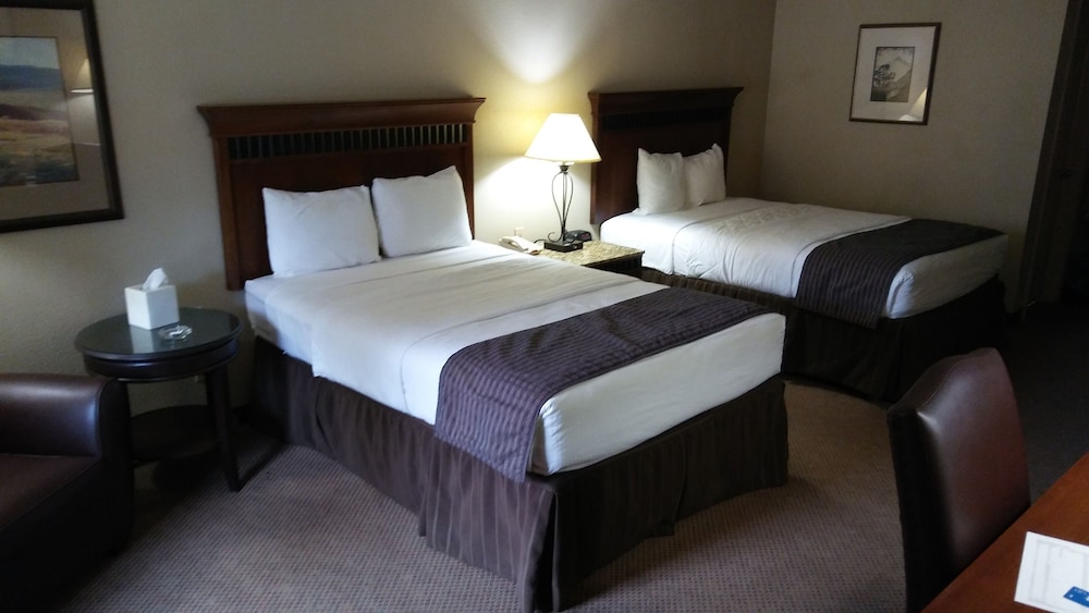 Standard Room, 2 Double Beds, Non Smoking - Photo 3