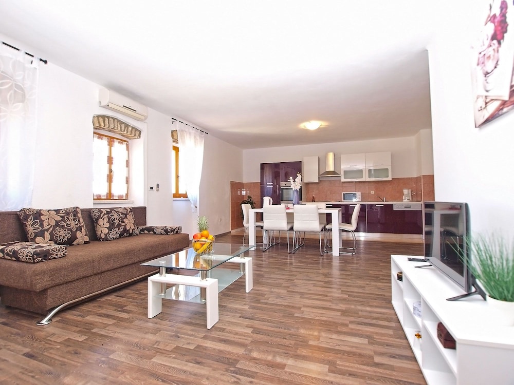Standard House, 2 Bedrooms (0309) photo 1
