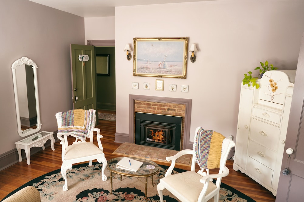 Romantic Room, 1 King Bed with Sofa bed, Fireplace photo 3