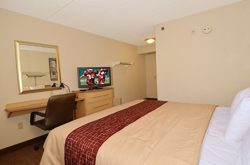 Superior Room, 1 King Bed, Accessible (Smoke Free) - Photo 2