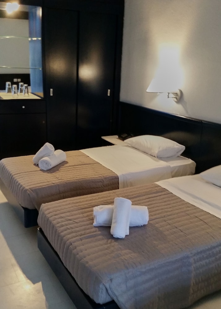 Superior Room, Partial Sea View photo 1