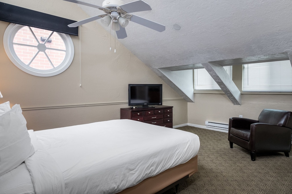 Executive Room, 3 Bedrooms, 2 Bathrooms photo 1