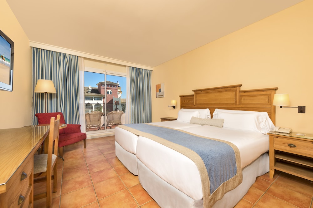 Classic Double Room, Partial Sea View (2 adults and 1 child)