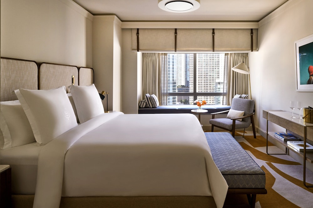 Premier Room (Cityscape King)