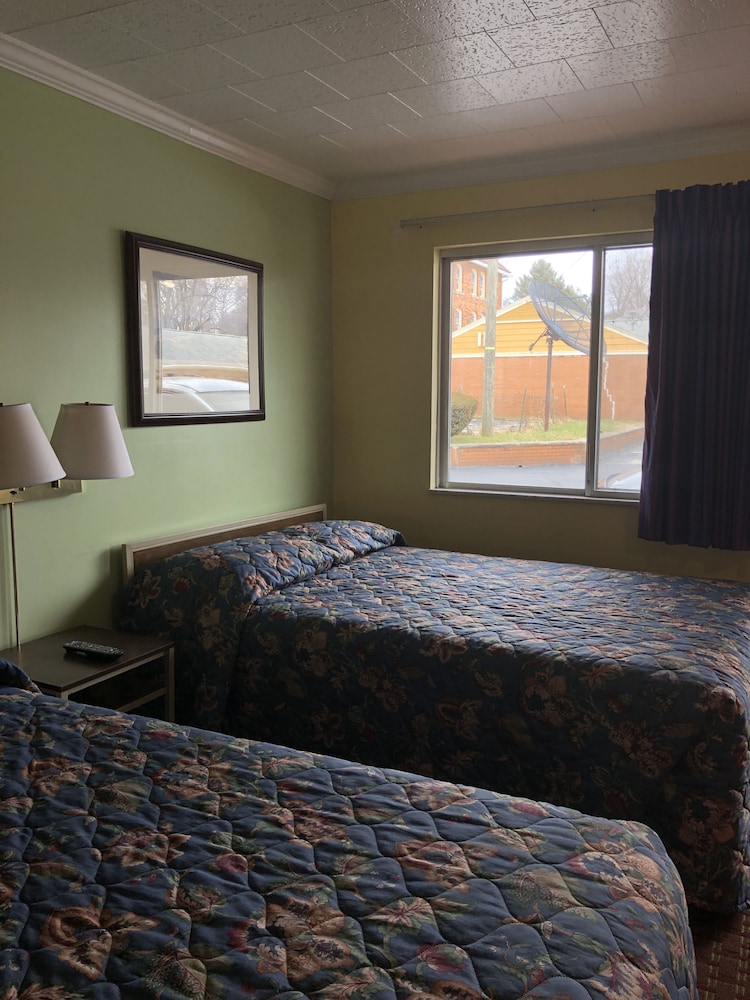 Basic Double Room, 2 Double Beds, Non Smoking