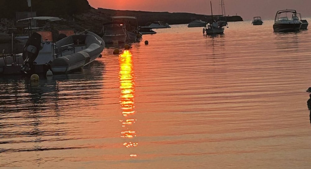 Ritiro Fronte Oceano a Sant Josep de sa Talaia con Piscina Condivisa, Foto 3
