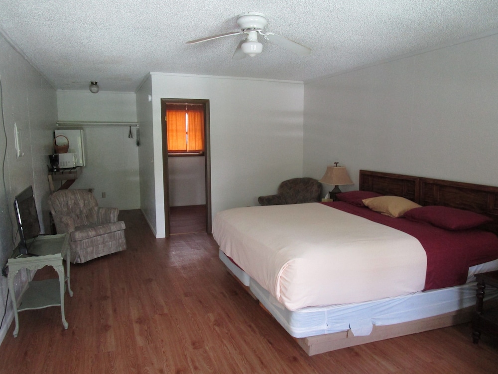 Basic Room, 2 Queen Beds, Non Smoking, River View