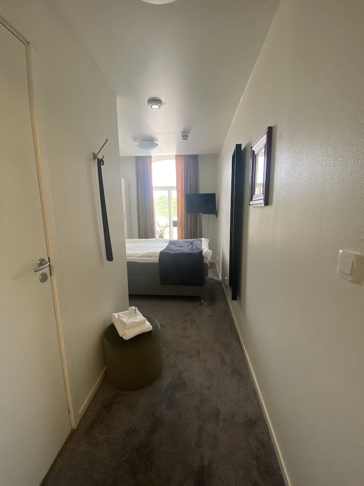Basic Single Room, 1 Twin Bed (90cm)