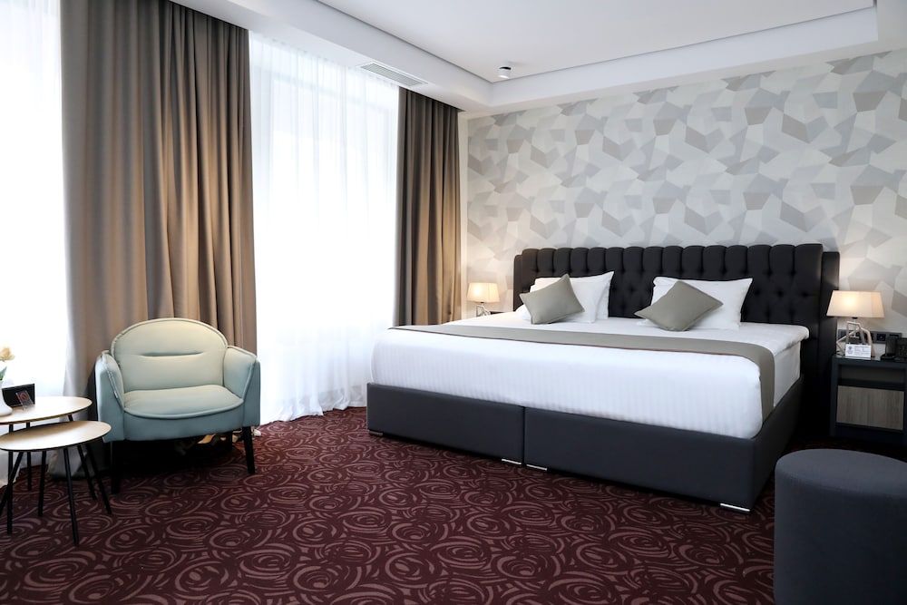 Executive Room, 1 King Bed, Non Smoking, Balcony