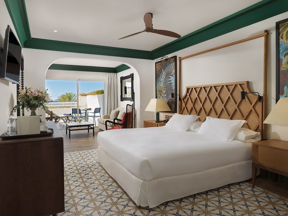 Ocean Junior Suite (3 adults) - Photo 1