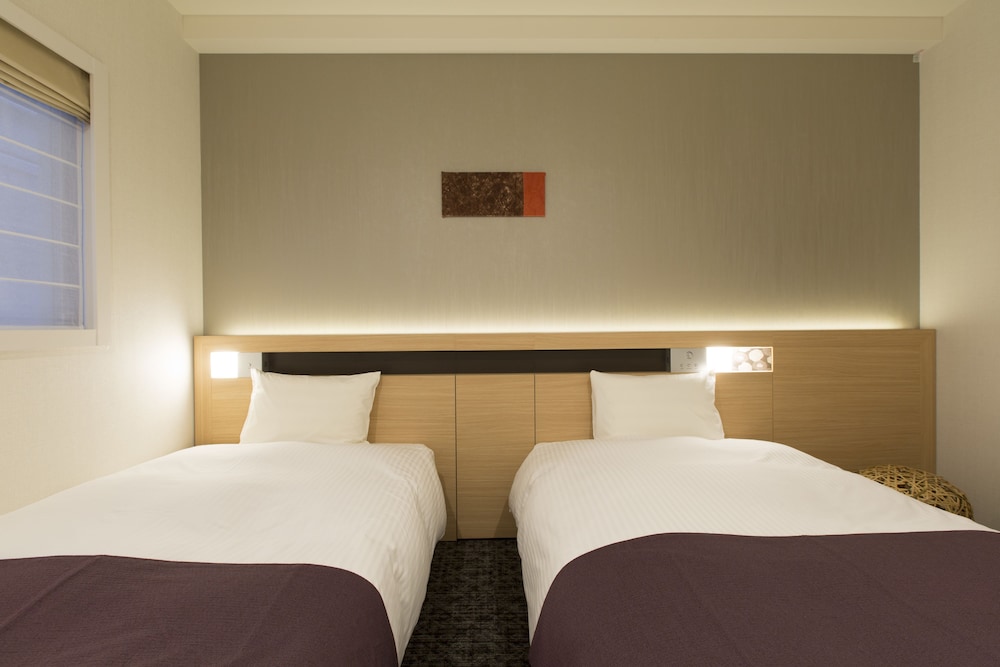 Basic Twin Room, Non Smoking photo 3