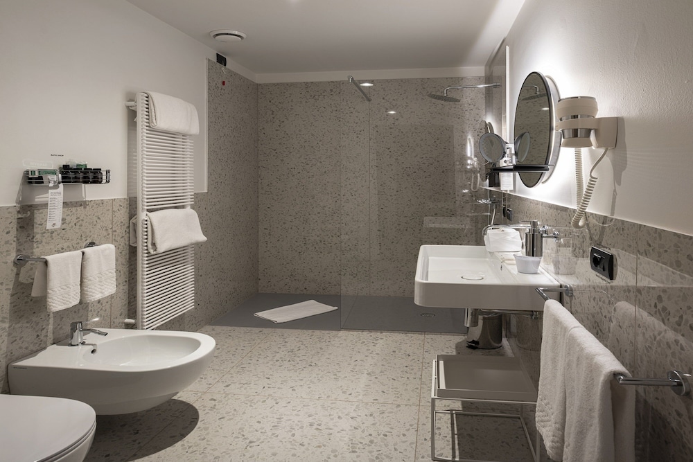 Suite (Imperial) - Photo 4
