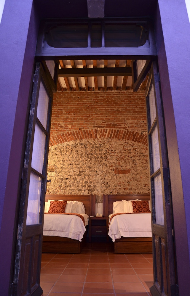 Suite - Photo 5
