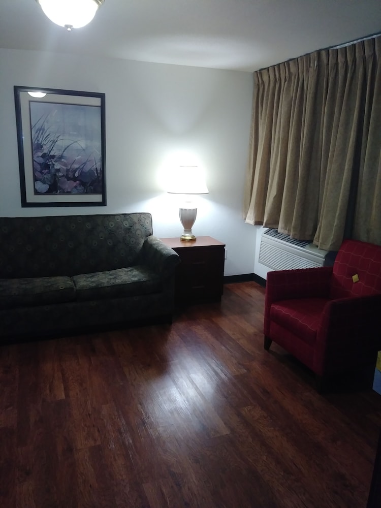 Room, 1 King Bed - Photo 17