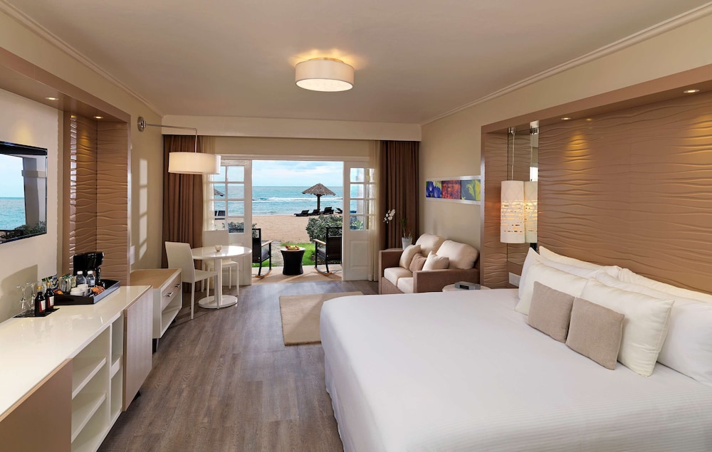 Superior Room, Beachfront photo 1