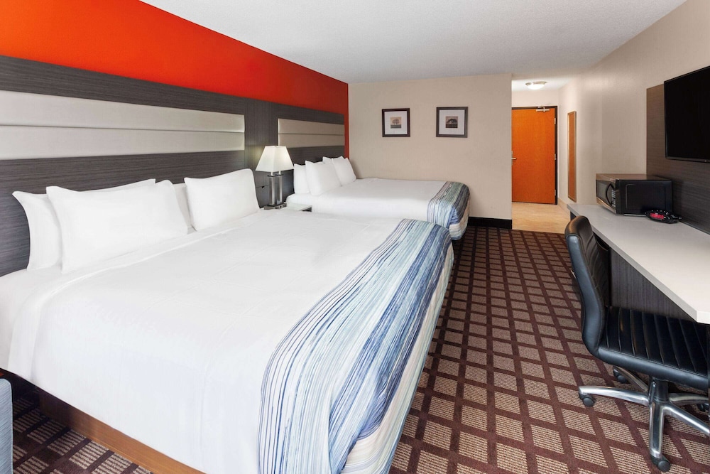 Room, 2 Queen Beds, Non Smoking photo 2